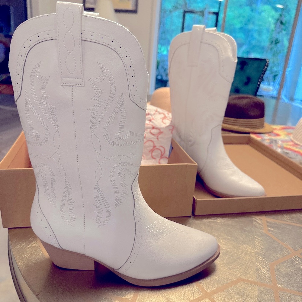 New White Western Ladies Boots 10M